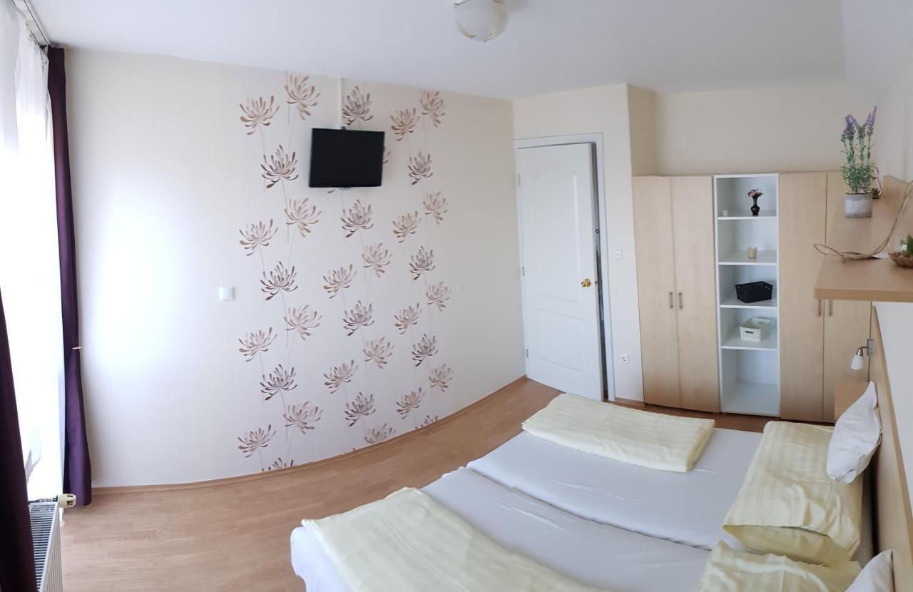 Szalóky Apartmanház Gyenesdiás Exterior foto
