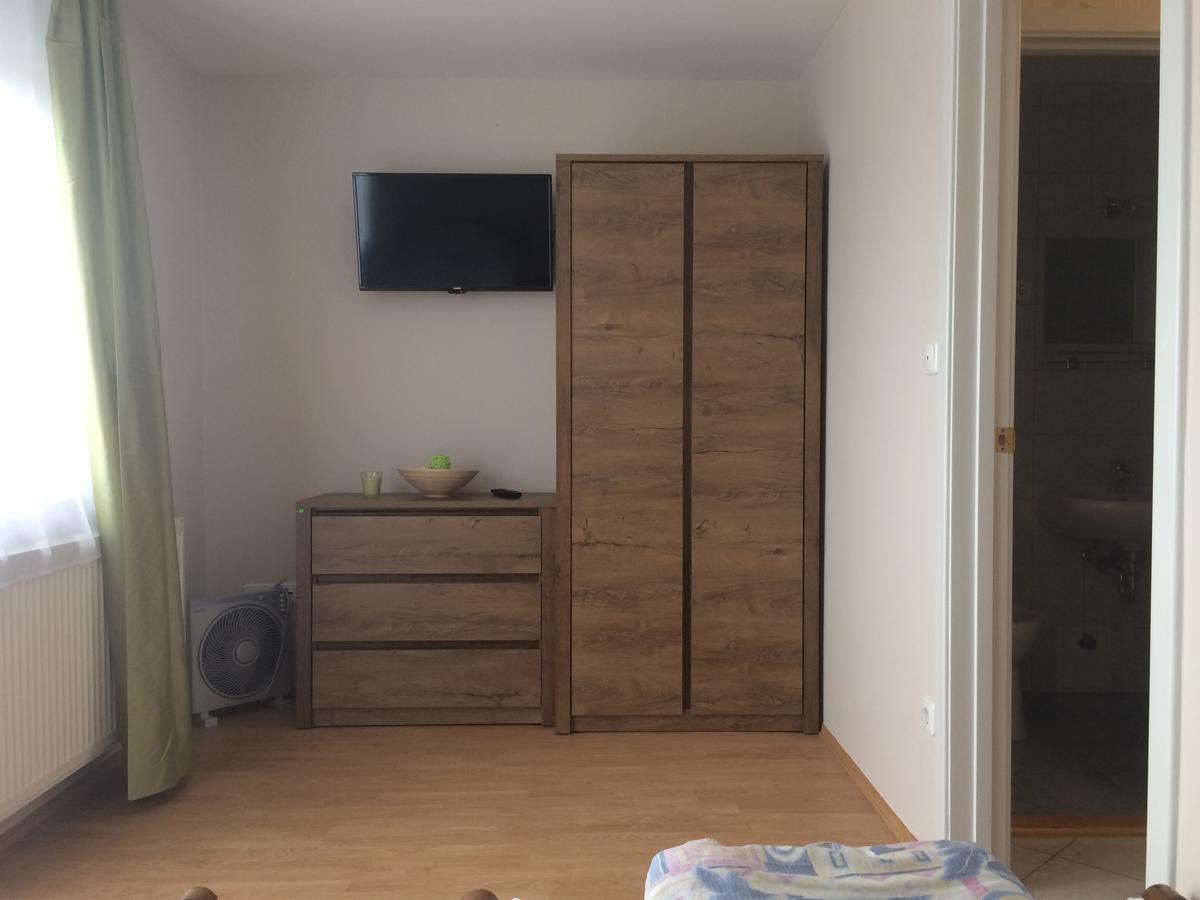 Szalóky Apartmanház Gyenesdiás Exterior foto