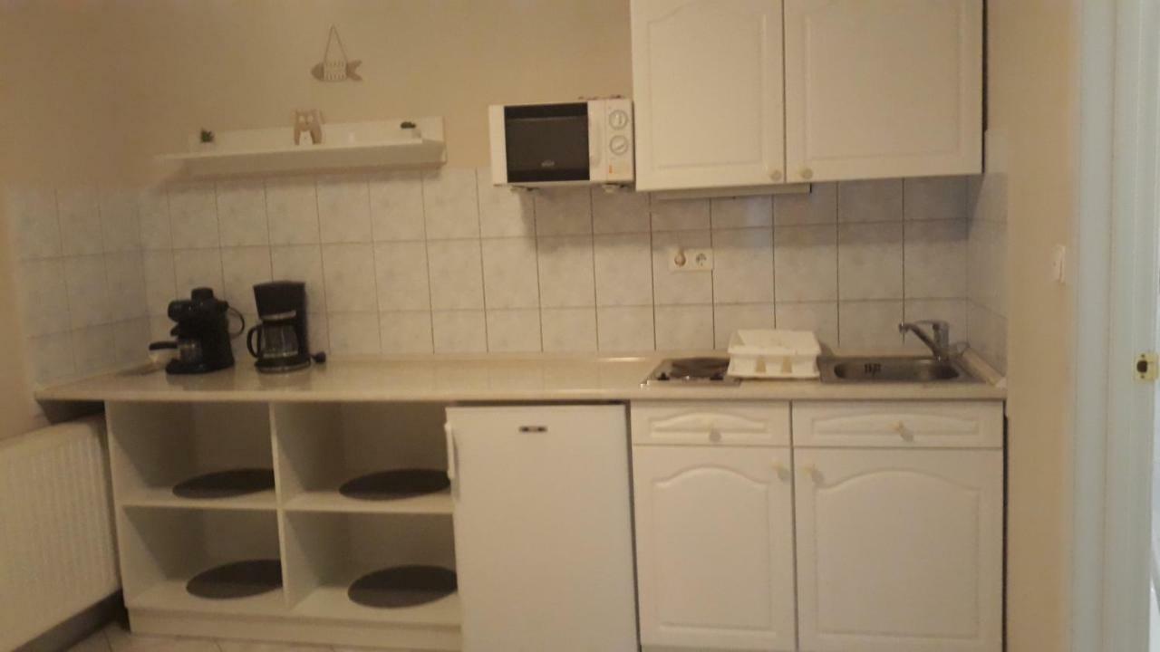 Szalóky Apartmanház Gyenesdiás Exterior foto